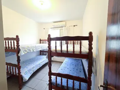 Uma cama ou camas num quarto em 103 - Apto com 03 quartos e vista para o mar!