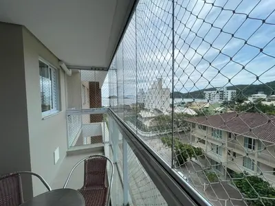 Uma varanda ou terraço em Cód 157 - Apartamento a apenas 100 metros do mar!