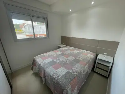 Uma cama ou camas num quarto em Cód 157 - Apartamento a apenas 100 metros do mar!