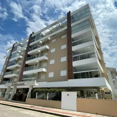 Cód 157 - Apartamento a apenas 100 metros do mar!