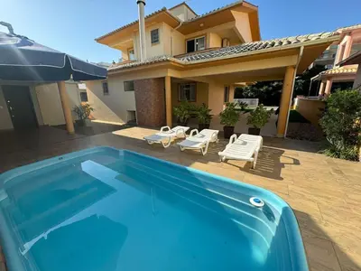 A piscina em ou perto de Cód 11 - Excelente casa localizada á 180m do mar