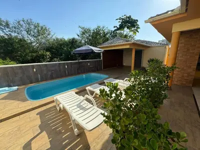 A piscina em ou perto de Cód 11 - Excelente casa localizada á 180m do mar