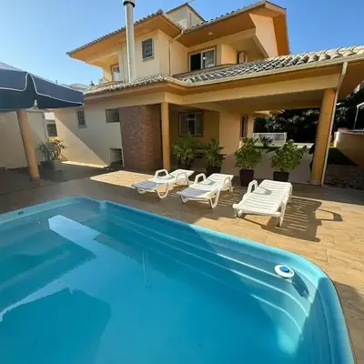 Cód 11 - Excelente casa localizada á 180m do mar