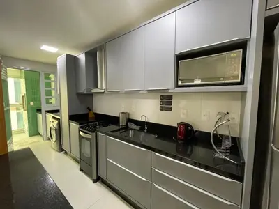 A cozinha ou kitchenette de Cód 121 - Apartamento á 280m do mar