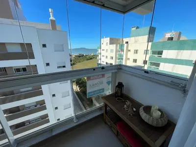 Uma varanda ou terraço em Cód 95 - Apartamento amplo e decorado