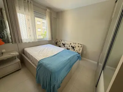 Uma cama ou camas num quarto em Cód 137- Belo apartamento de 3 suítes