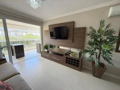 Uma televisão e/ou sistema de entretenimento em Cód 137- Belo apartamento de 3 suítes