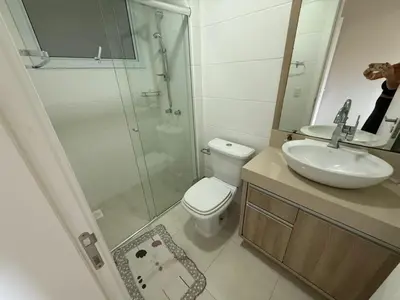 Uma casa de banho em Cód 137- Belo apartamento de 3 suítes