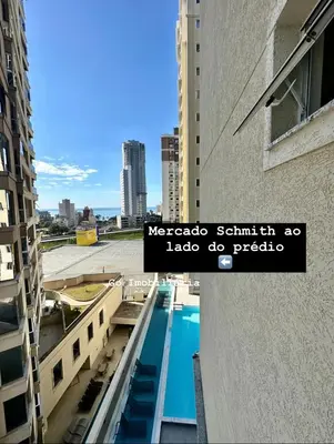 A piscina em ou perto de Apto Itapema NOVO 2 quartos e 2bwc -2 garagens - Prédio com Piscina