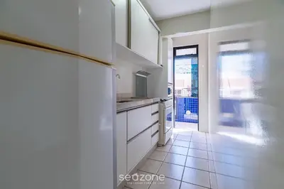 A cozinha ou kitchenette de Apto c/ varanda a 150m do mar em Meia Praia RCB405