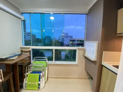 A cozinha ou kitchenette de Apartamento Charmoso em Mariscal 250 metros do Mar