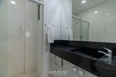 Uma casa de banho em Apt 2Q Moderno 80m da Praia de Mariscal IML0107