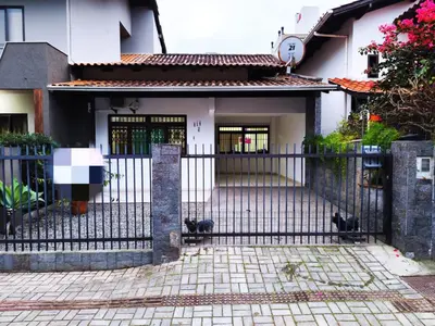 A planta de Linda Casa na Praia de Bombas