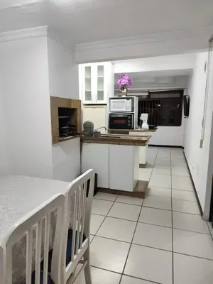 A planta de Linda Casa na Praia de Bombas