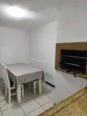 A planta de Linda Casa na Praia de Bombas
