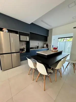 A cozinha ou kitchenette de Lindo Sobrado em Camboriú