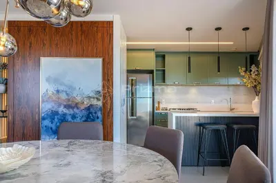A cozinha ou kitchenette de Varandas do Atlântico 201 A - Excelente Apartamento em Condomínio Pé na Areia na praia de Bombas