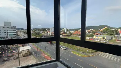 A planta de 017 - Lindo apartamento na praia de Bombas