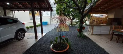 A planta de Linda Casa no Centro da Praia, Próximo a Praia e Comércio em Geral