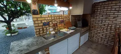 A planta de Linda Casa no Centro da Praia, Próximo a Praia e Comércio em Geral