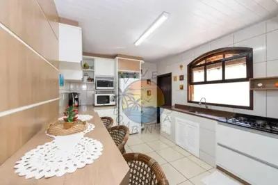 A planta de Linda Casa no Centro da Praia, Próximo a Praia e Comércio em Geral