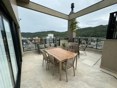 A planta de 002D - Lindo apartamento na praia de Bombas