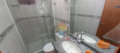 A planta de Apartamento com Piscina no Centro da praia Próximo a Praia e Comércio em Geral