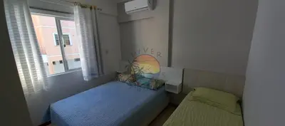 A planta de Apartamento com Piscina no Centro da praia Próximo a Praia e Comércio em Geral