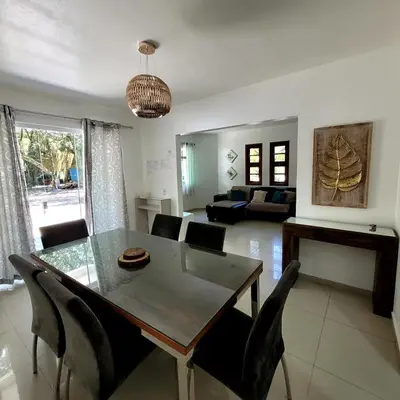A planta de Residencial Chalés Rota do Sol Bombinhas - com cozinha