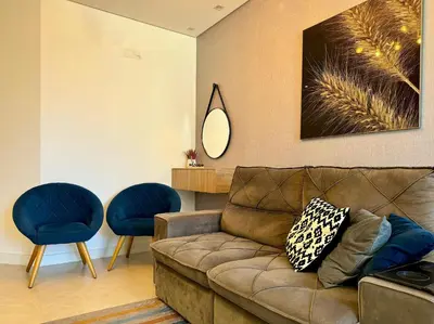 A planta de Lindo Apartamento com piscina em Bombas / SC
