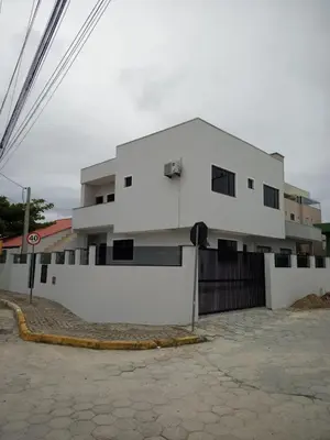 O edifício onde o apartamento está situado