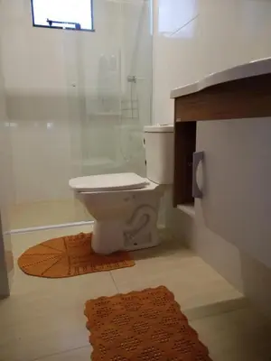 Uma casa de banho em Casa 200m da praia, 8 pessoas, piso inferior
