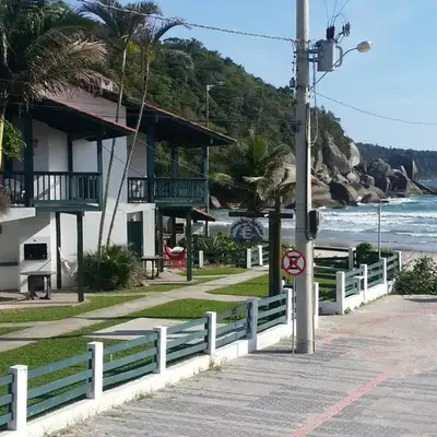 Duplex No 04 de 3 quartos frente ao mar