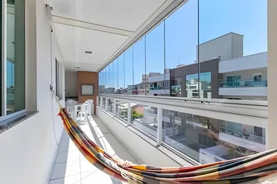 Uma varanda ou terraço em Belissimo Apartamento Familiar 450m do Mar