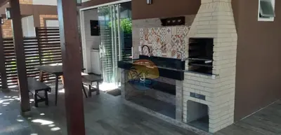A planta de Linda Casa com 03 Dormitórios - 30 Metros até até a Praia