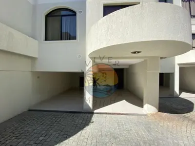 A planta de TRIPLEX BEIRA MAR COM PISCINA - 4 DORMITÓRoS
