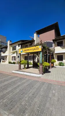 O edifício onde o apartamento está situado