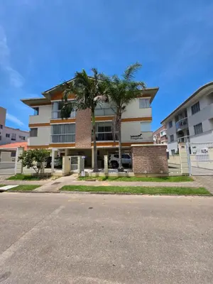 O edifício onde o apartamento está situado