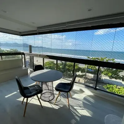 Lindo frente mar bem localizado