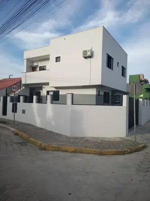 O edifício onde o apartamento está situado
