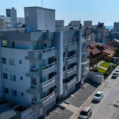 Apartamento 2 quartos sendo 1 suíte em Bombas