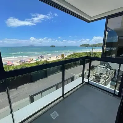 cód 30 - Apartamento magnífico frente mar