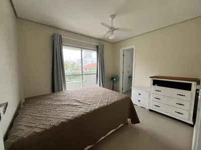 Uma cama ou camas num quarto em Apto Praia do Sol - 6 pessoas - Bombas