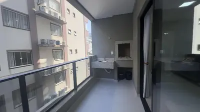 A planta de 570 - Lindo Flat á 350m da praia de Bombas