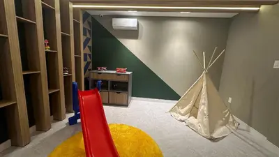 O clube infantil de 570 - Lindo Flat á 350m da praia de Bombas