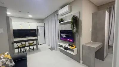 A cozinha ou kitchenette de 570 - Lindo Flat á 350m da praia de Bombas