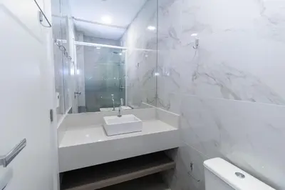Uma casa de banho em 182J - 3 quartos a 100m da Praia de Bombas