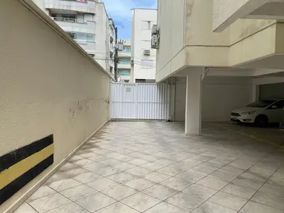 O edifício onde o apartamento está situado