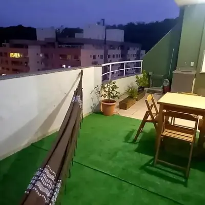 Apto com ampla sacada funcional bem situado