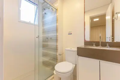 Uma casa de banho em Localização Privilegiada Apartamento a 200m da Praia